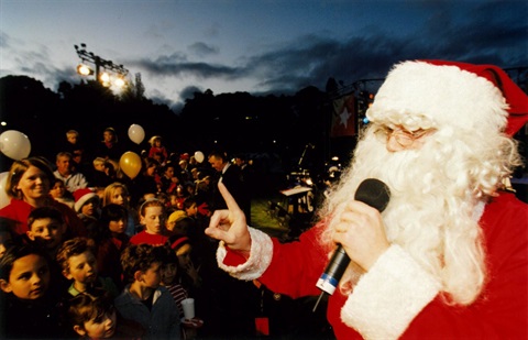 MH10765M-Santa 2002.jpg